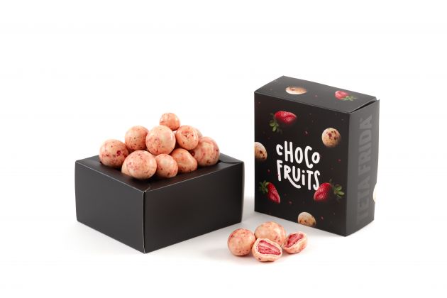 premium Choco fruits Whole strawberries in white chocolate with cream
