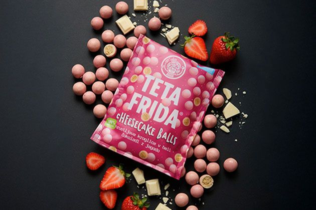 premium Choco fruits Whole strawberries in dark chocolate