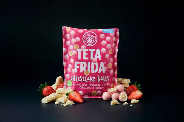 premium Choco fruits Whole strawberries in dark chocolate