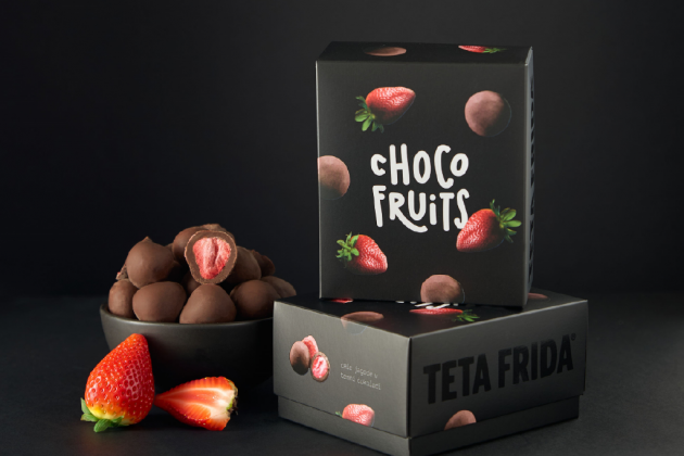 premium Choco fruits Whole strawberries in dark chocolate
