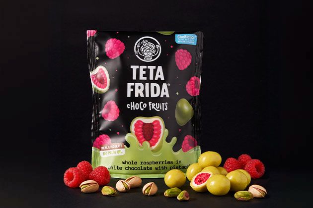 premium Choco fruits whole raspberries in white chocolate with cream