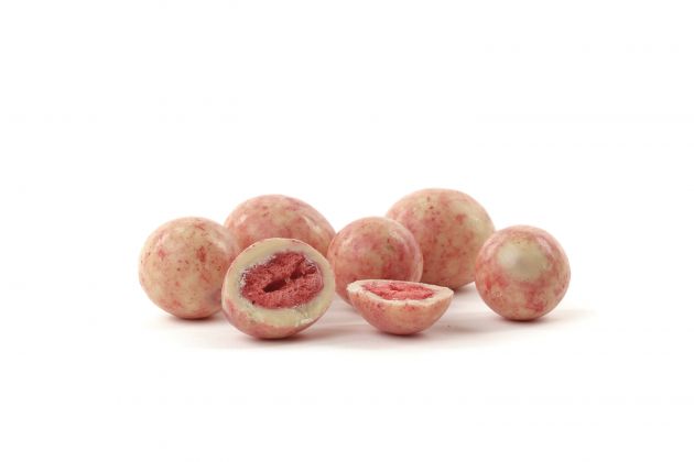 premium Choco fruits Whole strawberries in white chocolate with cream