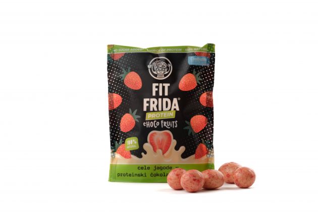 Choco fruits Cele jagode v proteinski beli čokoladi s kremo