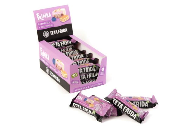 Cream cake with blueberry box 16+4 free
