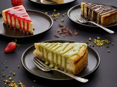 New York Cheesecake is finally here… and Milli Vanilli made sure to join the moment.