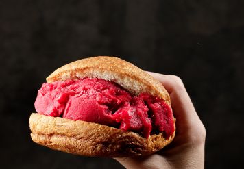 Organic brioche with 100% natural ice cream