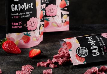 New Crunchies taste - Crispy strawberries in ruby chocolate