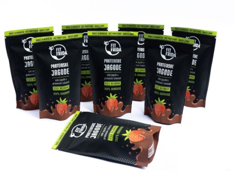 Whole strawberries in protein chocolate pack 7+1 free