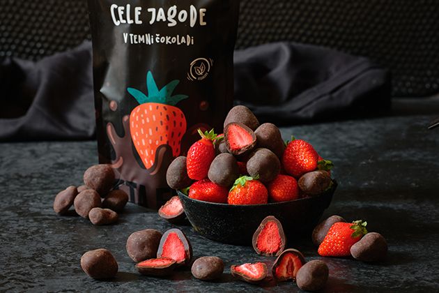 Whole strawberries in dark chocolate