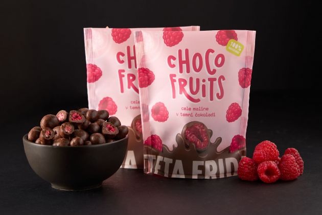 premium Choco fruits Whole strawberries in dark chocolate